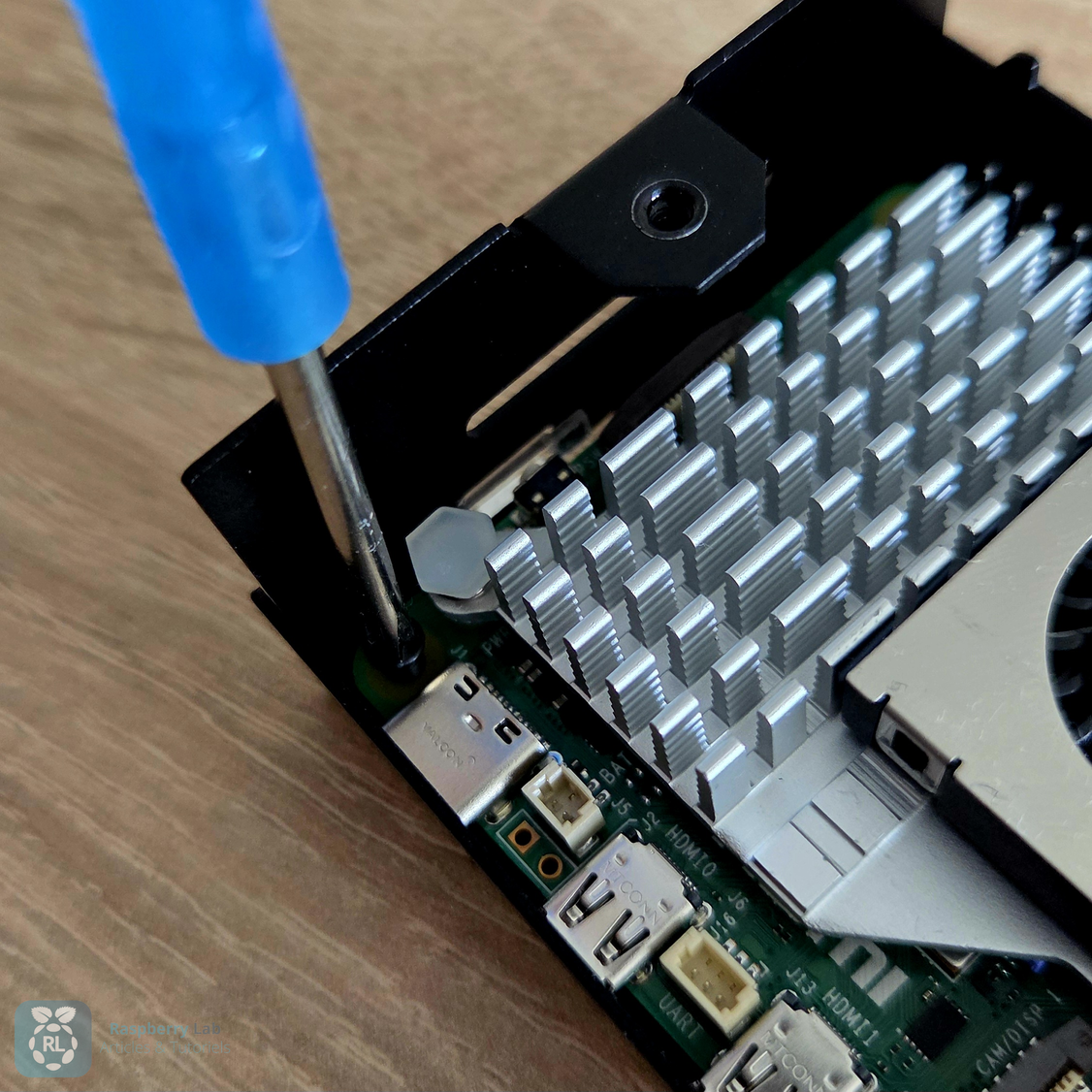 Vis utilisées pour assembler le boîtier du kit iRasptek